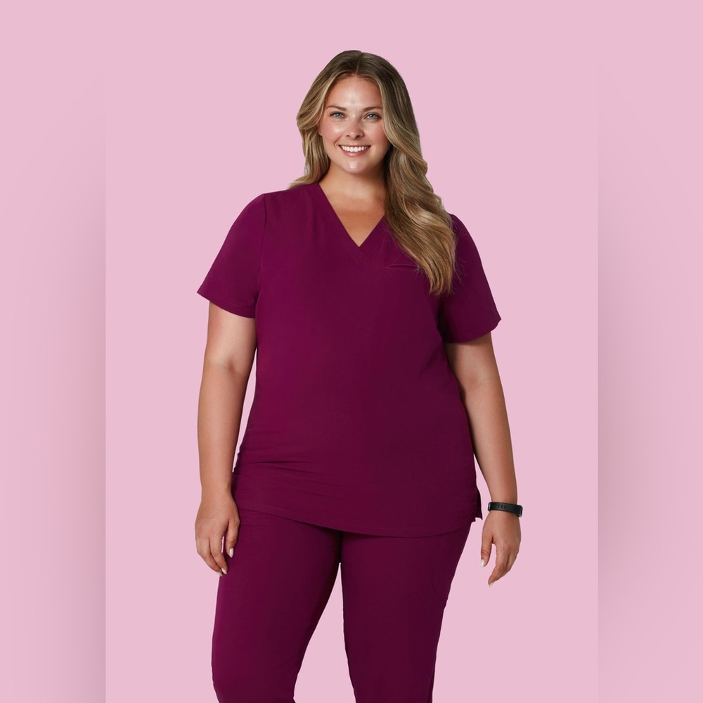 Mandala Scrubs Women’s One Pocket Top Sangria Size Small Oversized